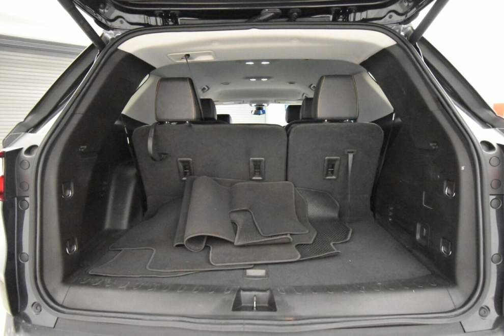 2021 Chevrolet Traverse RS 4x4 4dr SUV, Gray, Mileage: 45,711 - photo 41
