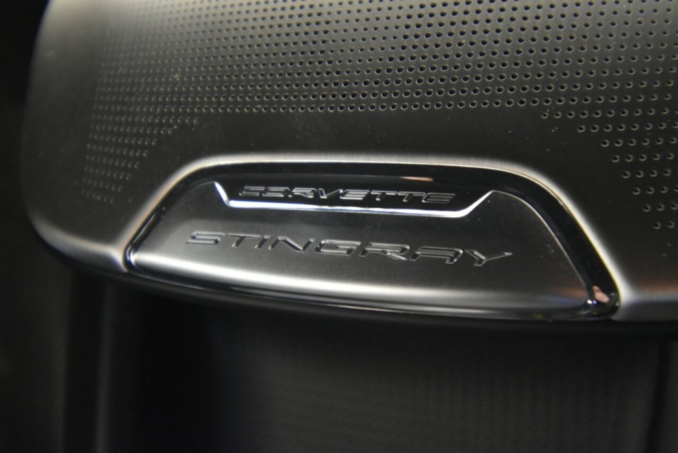 2021 Chevrolet Corvette Stingray 2dr Convertible w/3LT, Black, Mileage: 1,179 - photo 15