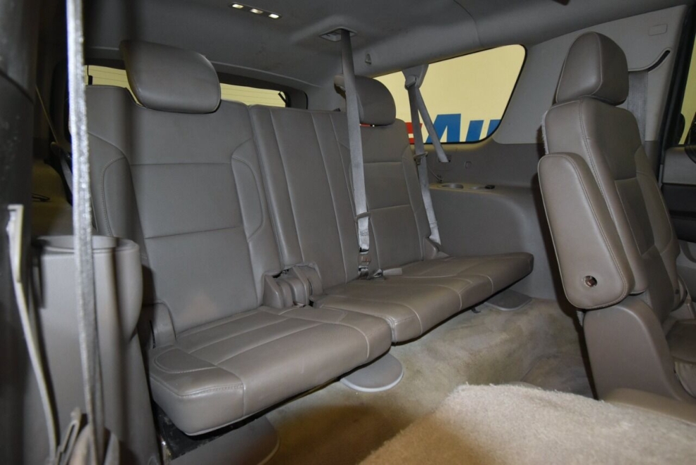 2015 Chevrolet Suburban LTZ 4x4 4dr SUV, Black, Mileage: 97,234 - photo 21