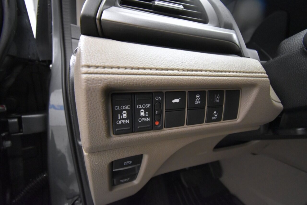 2018 Honda Odyssey EX L w/Navi w/RES 4dr Mini Van and RES, Gray, Mileage: 92,732 - photo 25