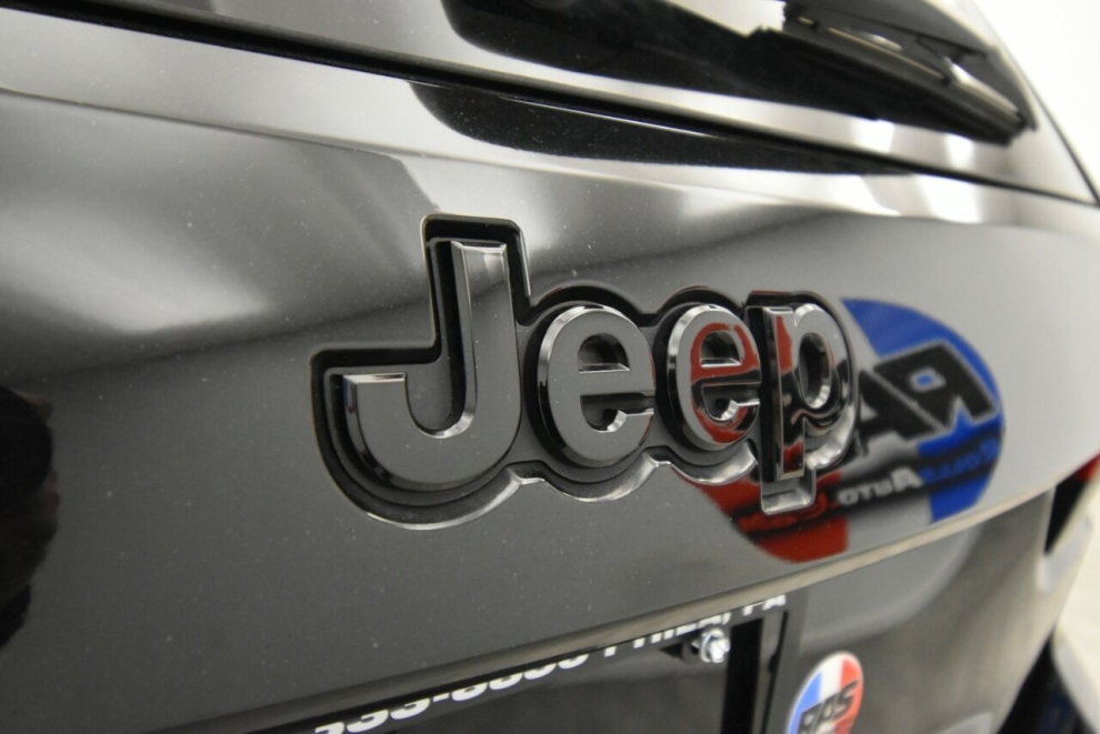 2020 Jeep Grand Cherokee Altitude 4x4 4dr SUV, Black, Mileage: 66,404 - photo 39