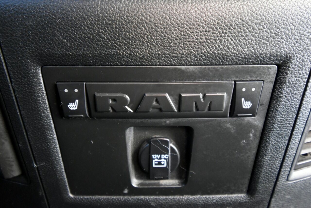 2017 RAM 2500 Laramie 4x4 4dr Crew Cab 6.3 ft. SB Pickup, Black, Mileage: 64,562 - photo 27