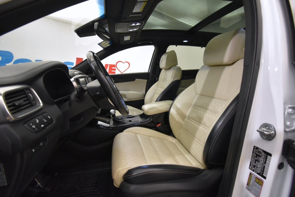 2017 Kia Sorento SX Limited V6 AWD 4dr SUV, White, Mileage: 105,559 - photo 11