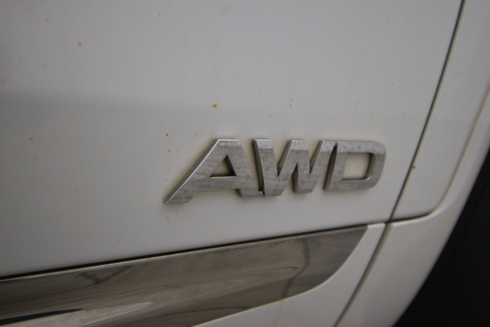 2017 Kia Sorento SX Limited V6 AWD 4dr SUV, White, Mileage: 105,559 - photo 46
