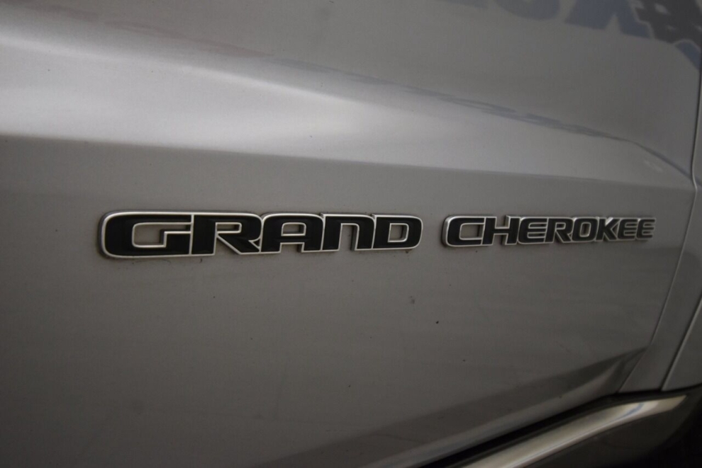 2019 Jeep Grand Cherokee Summit 4x4 4dr SUV, Silver, Mileage: 76,883 - photo 44