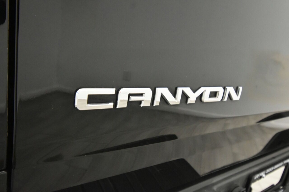 2015 GMC Canyon SLE 4x4 4dr Crew Cab 5 ft. SB, Black, Mileage: 139,999 - photo 37