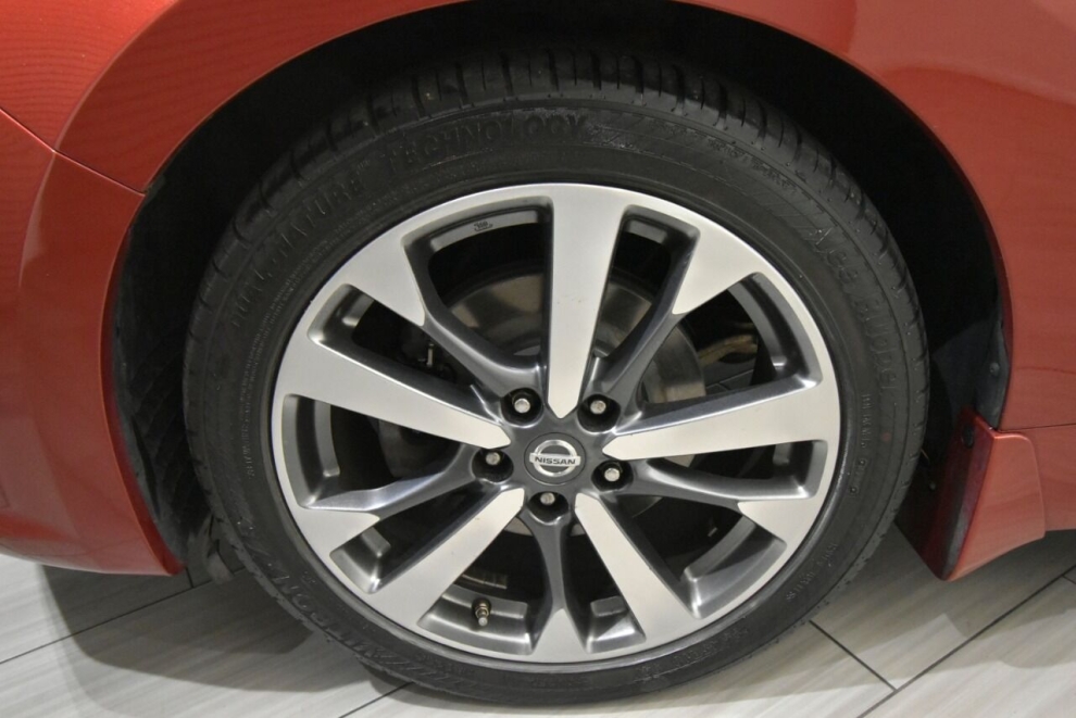 2017 Nissan Altima 2.5 SR 4dr Sedan, Red, Mileage: 114,937 - photo 9