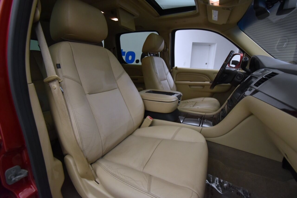2012 Cadillac Escalade ESV Premium AWD 4dr SUV, Red, Mileage: 122,419 - photo 17