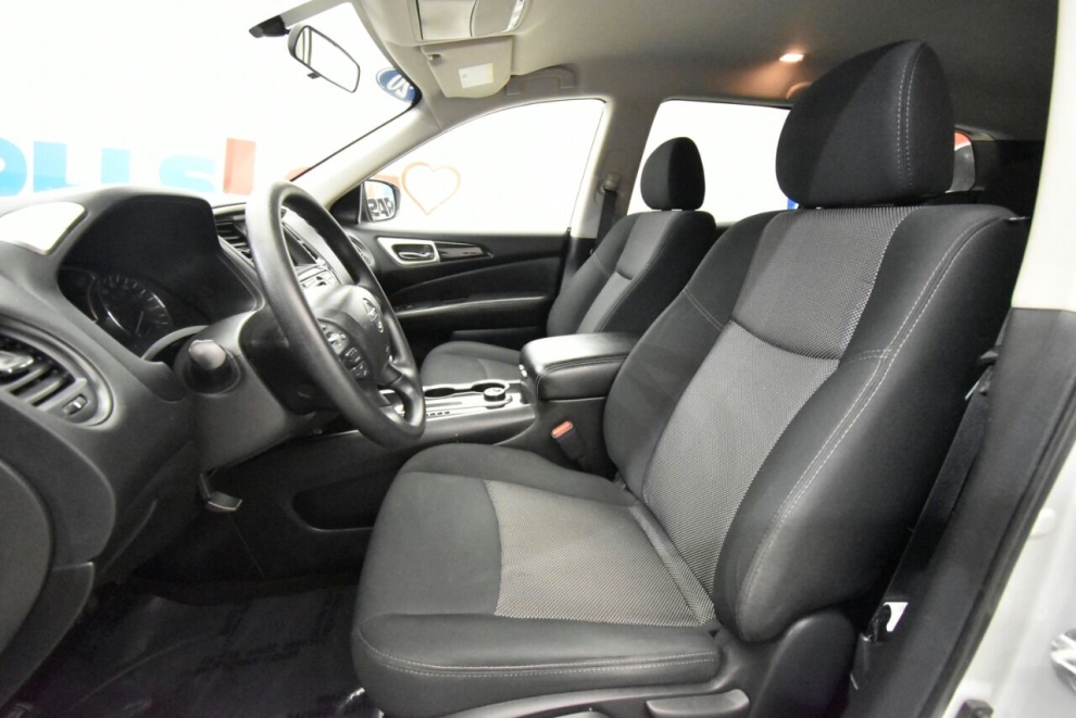 2020 Nissan Pathfinder S 4x4 4dr SUV, Silver, Mileage: 42,577 - photo 11