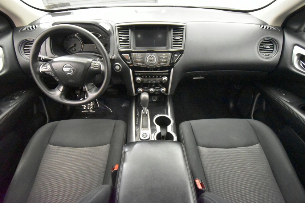 2020 Nissan Pathfinder S 4x4 4dr SUV, Silver, Mileage: 42,577 - photo 23