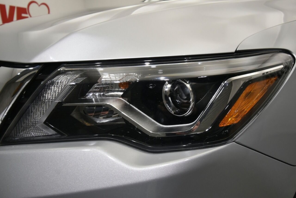 2020 Nissan Pathfinder S 4x4 4dr SUV, Silver, Mileage: 42,577 - photo 8