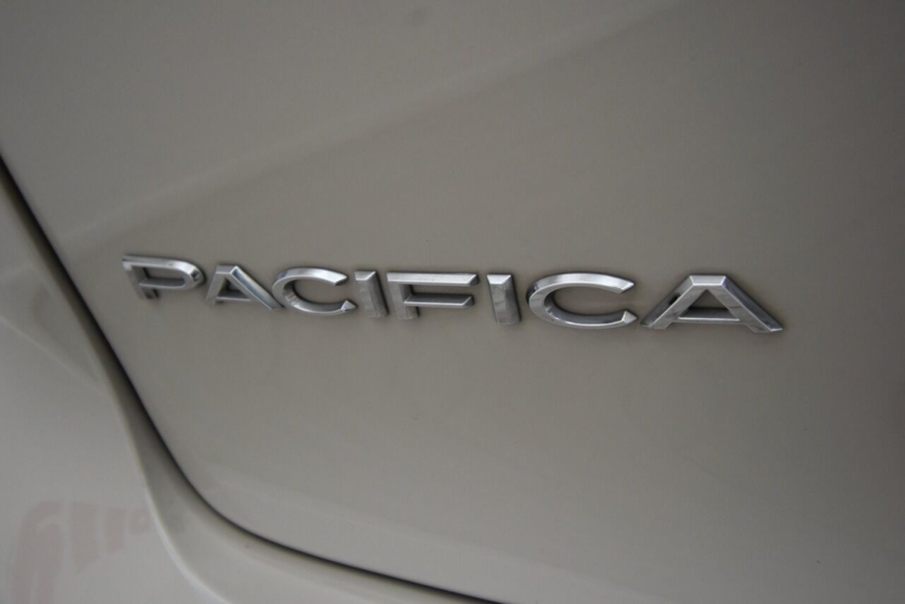 2020 Chrysler Pacifica Hybrid Limited 4dr Mini Van, White, Mileage: 64,702 - photo 46