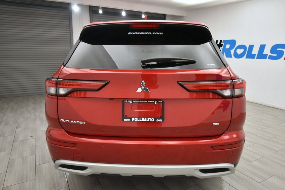 2024 Mitsubishi Outlander SE AWD 4dr SUV, Red, Mileage: 655 - photo 3