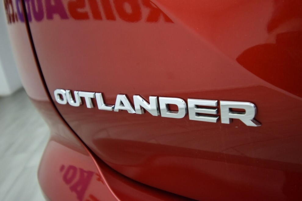 2024 Mitsubishi Outlander SE AWD 4dr SUV, Red, Mileage: 655 - photo 41