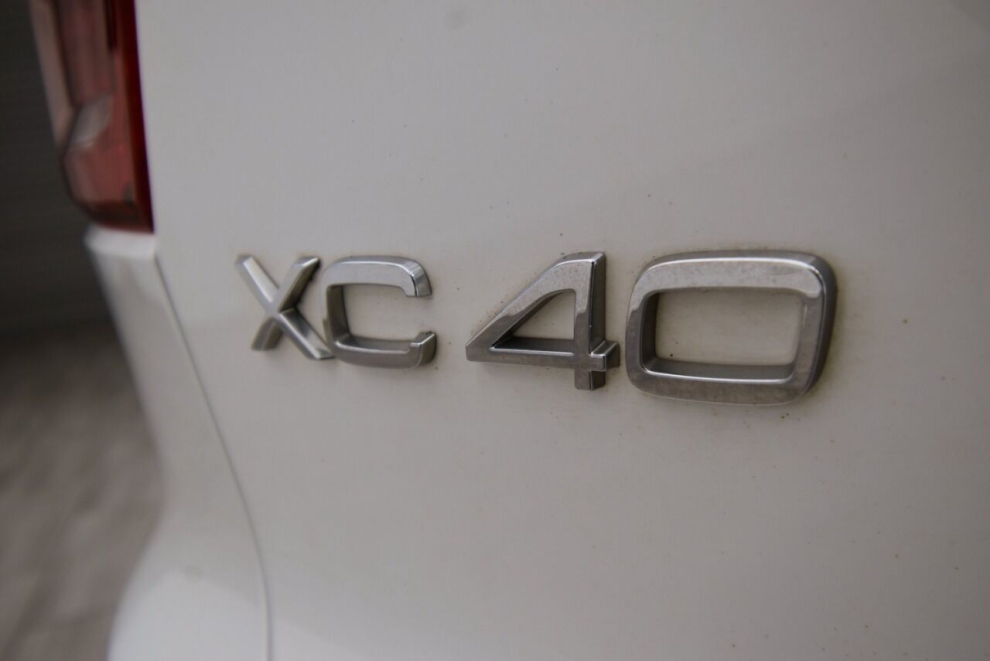 2020 Volvo XC40 T5 R Design AWD 4dr SUV, White, Mileage: 63,154 - photo 41