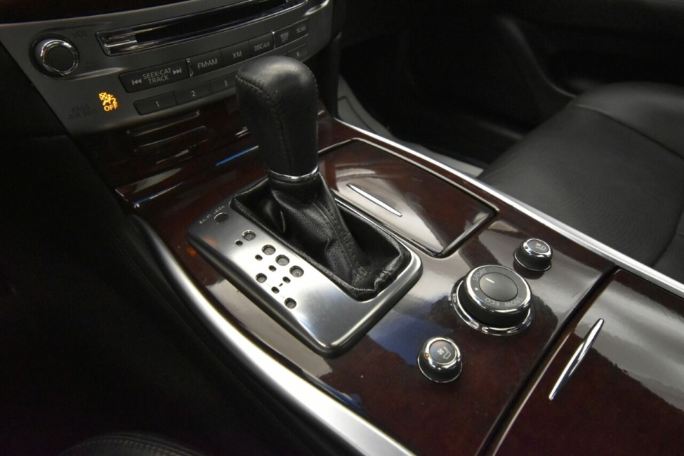 2016 Infiniti Q70L 3.7 AWD 4dr Sedan, Blue, Mileage: 84,978 - photo 27