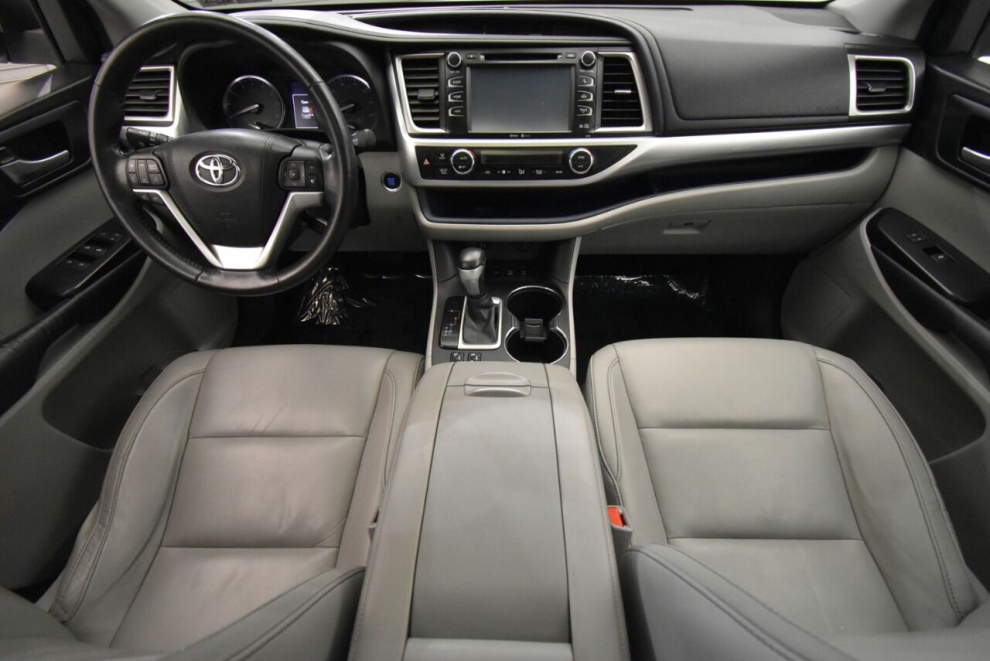 2015 Toyota Highlander XLE AWD 4dr SUV, White, Mileage: 105,576 - photo 25