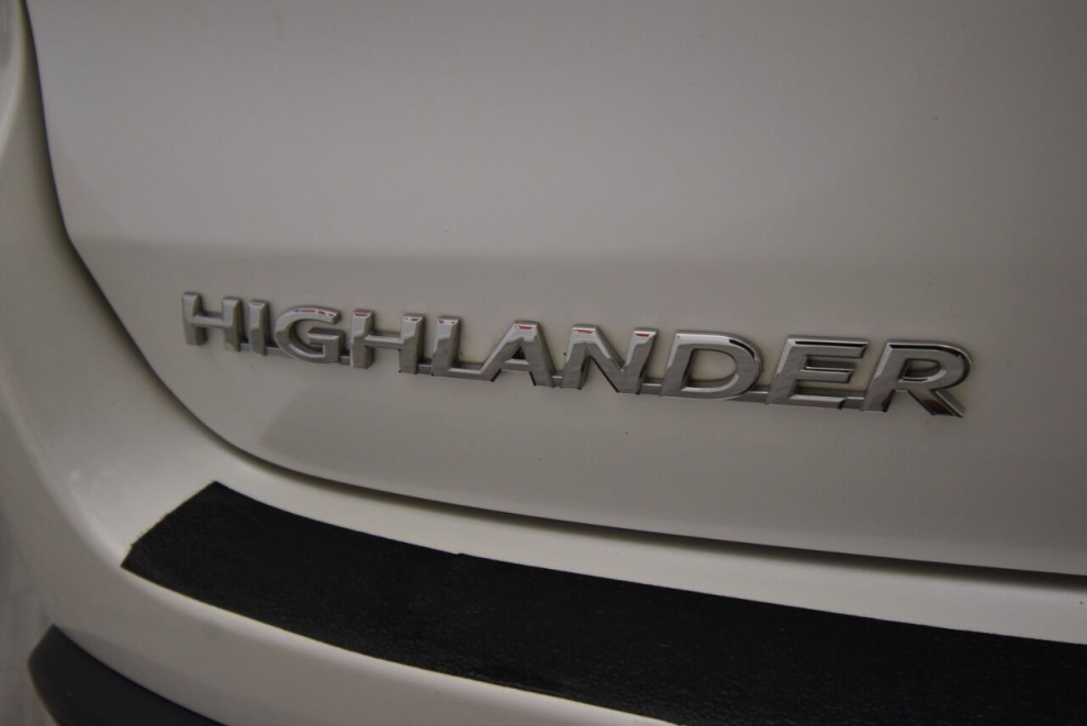 2015 Toyota Highlander XLE AWD 4dr SUV, White, Mileage: 105,576 - photo 42