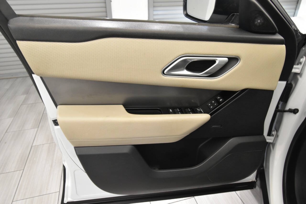 2018 Land Rover Range Rover Velar P250 S AWD 4dr SUV, Blanco, Mileage: 62,946 - photo 10