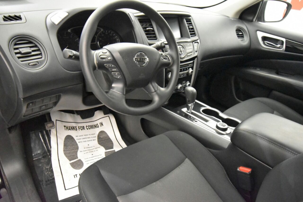 2020 Nissan Pathfinder S 4x4 4dr SUV, Black, Mileage: 22,437 - photo 10