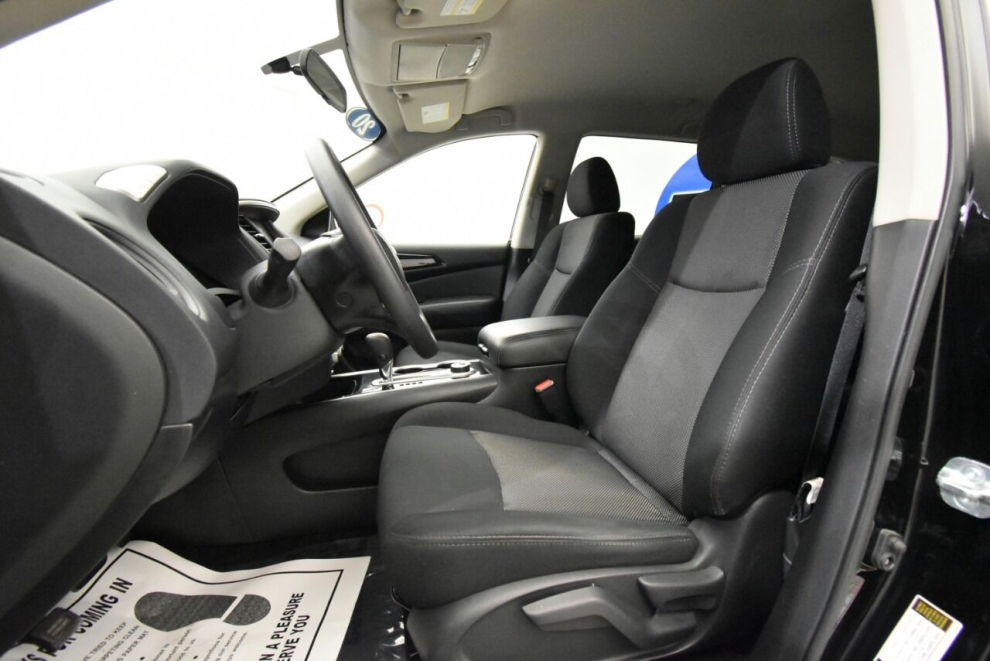 2020 Nissan Pathfinder S 4x4 4dr SUV, Black, Mileage: 22,437 - photo 11