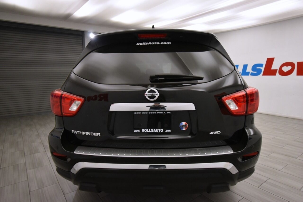 2020 Nissan Pathfinder S 4x4 4dr SUV, Black, Mileage: 22,437 - photo 3