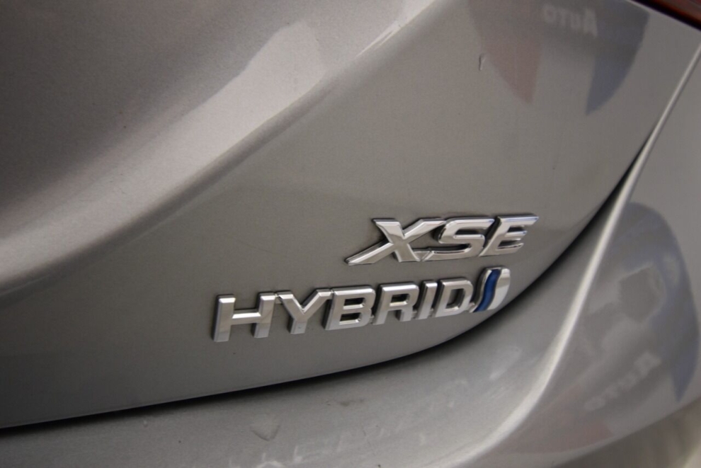 2021 Toyota Camry Hybrid XSE 4dr Sedan, Silver, Mileage: 28,304 - photo 39