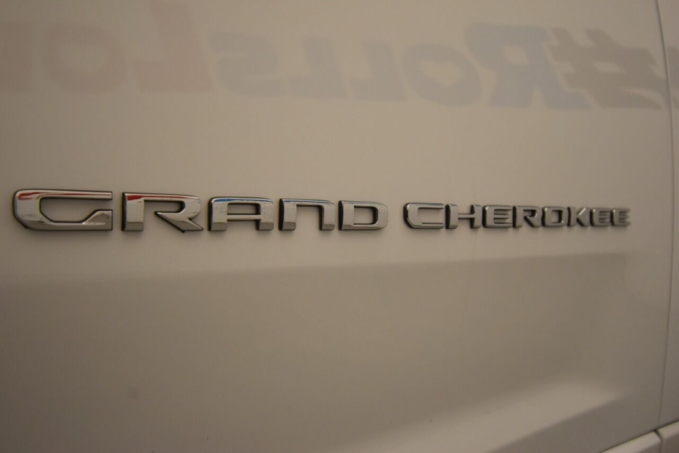 2021 Jeep Grand Cherokee L Overland 4x4 4dr SUV, White, Mileage: 77,891 - photo 48