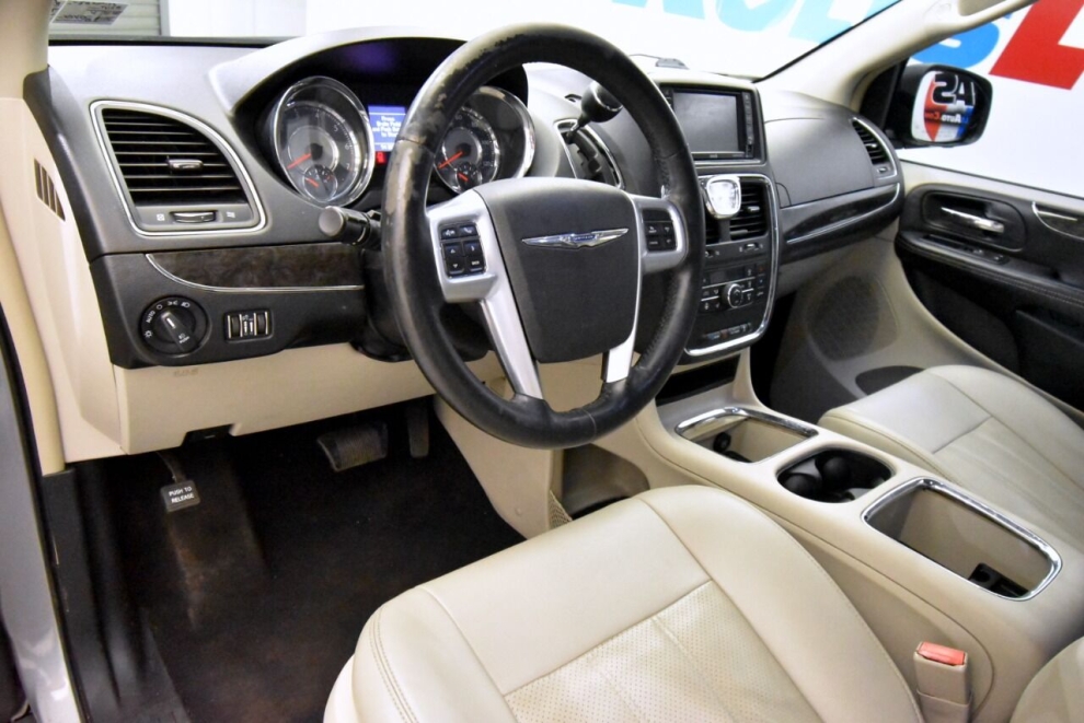 2014 Chrysler Town and Country Touring L 4dr Mini Van, Silver, Mileage: 94,090 - photo 10