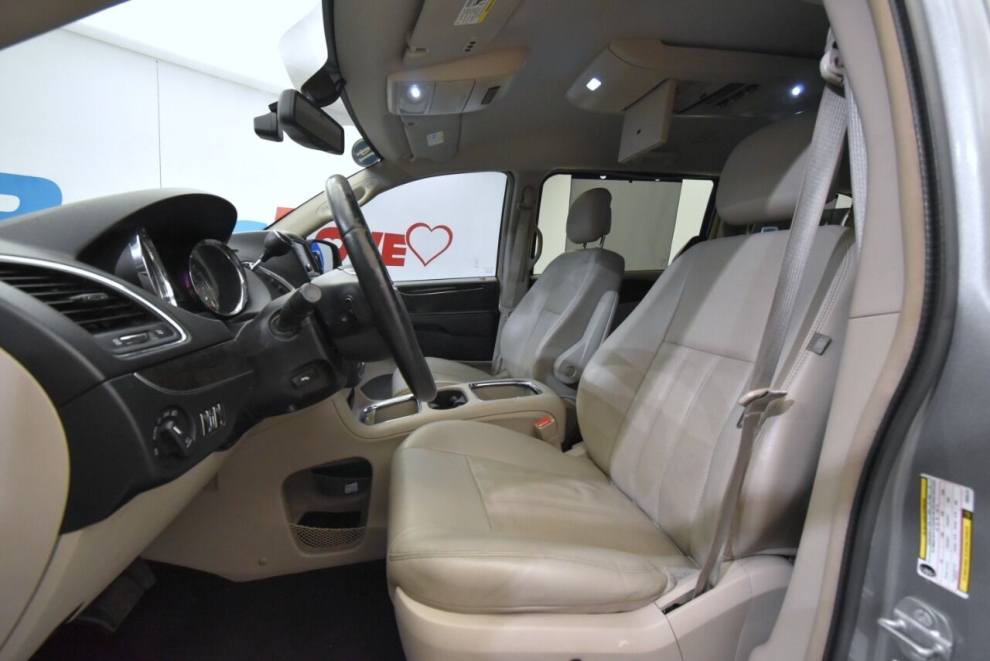 2014 Chrysler Town and Country Touring L 4dr Mini Van, Silver, Mileage: 94,090 - photo 11