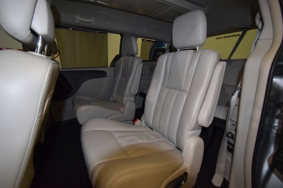 2014 Chrysler Town and Country Touring L 4dr Mini Van, Silver, Mileage: 94,090 - photo 13