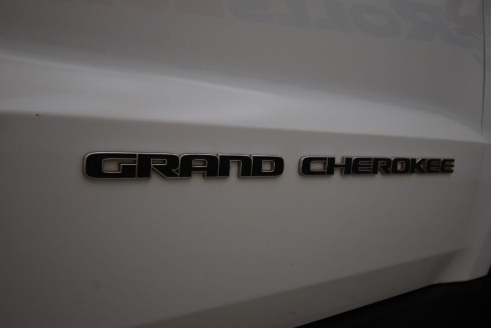 2020 Jeep Grand Cherokee Limited 4x4 4dr SUV, White, Mileage: 82,243 - photo 42