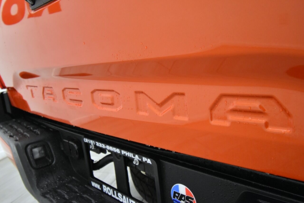 2016 Toyota Tacoma TRD Sport 4x4 4dr Double Cab 6.1 ft LB, Orange, Mileage: 79,675 - photo 33