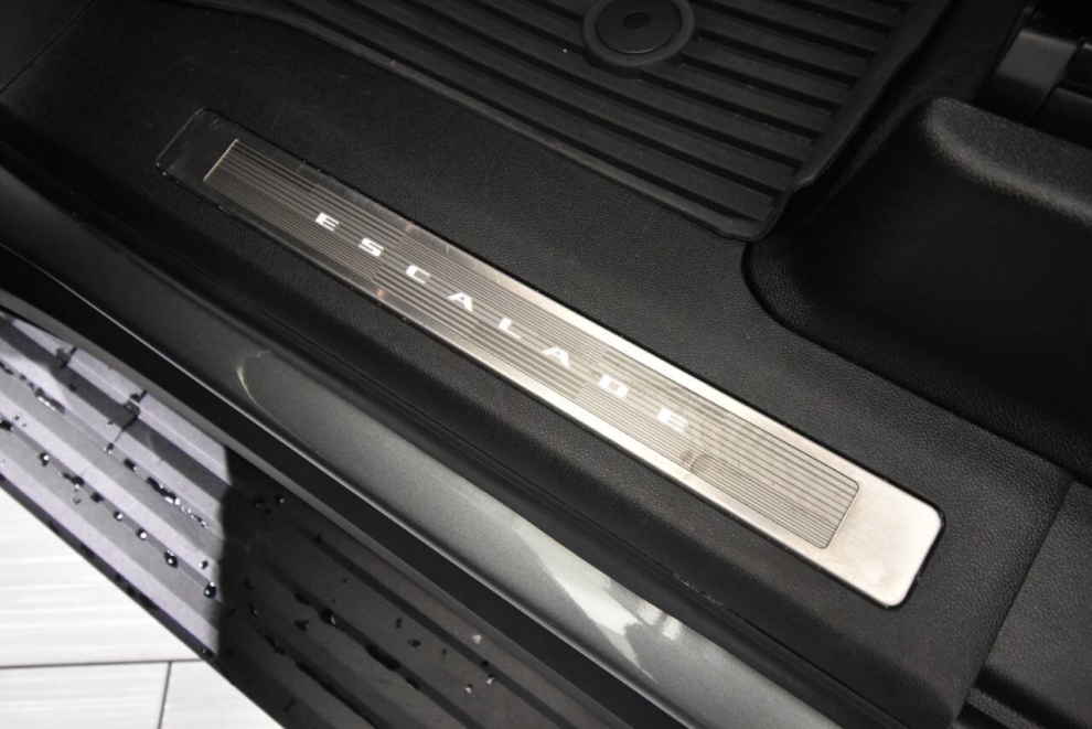 2024 Cadillac Escalade-V 20th Anniversary, Dark Emerald, Mileage: 10,125 - photo 41
