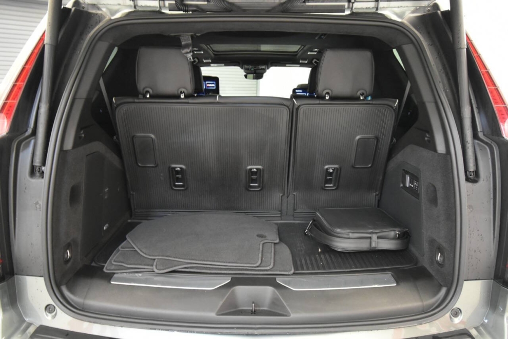 2024 Cadillac Escalade-V 20th Anniversary, Dark Emerald, Mileage: 10,125 - photo 47