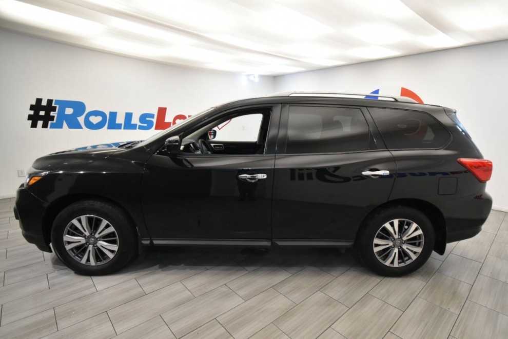 2020 Nissan Pathfinder S 4x4 4dr SUV, Black, Mileage: 24,831 - photo 1