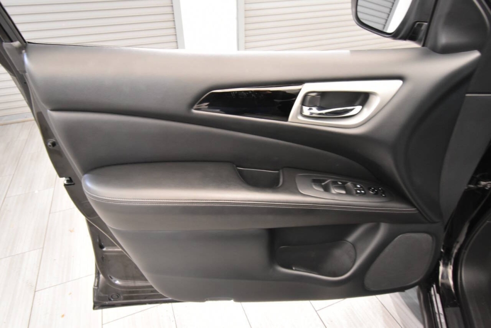 2020 Nissan Pathfinder S 4x4 4dr SUV, Black, Mileage: 24,831 - photo 11
