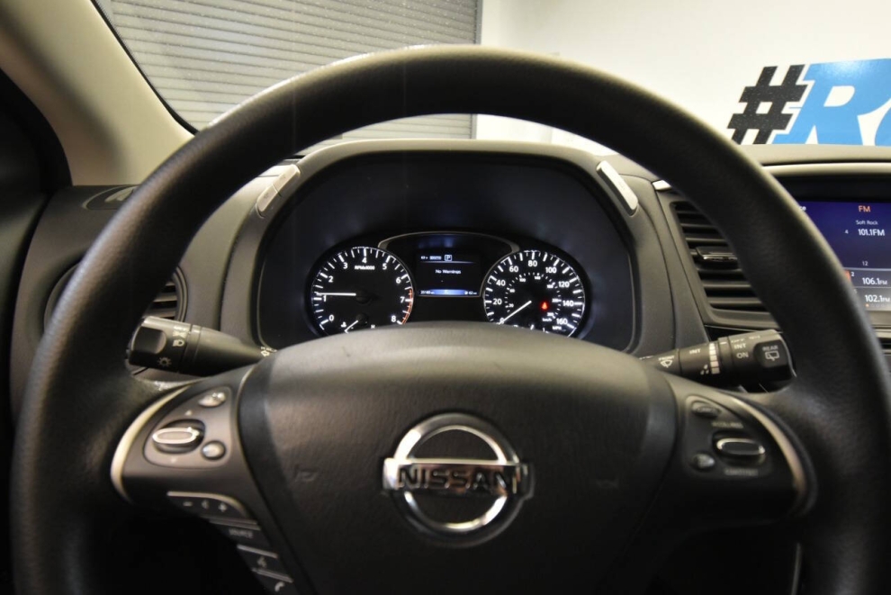 2020 Nissan Pathfinder S 4x4 4dr SUV, Black, Mileage: 24,831 - photo 26