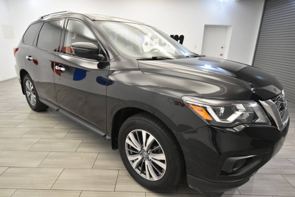 2020 Nissan Pathfinder S 4x4 4dr SUV, Black, Mileage: 24,831 - photo 6