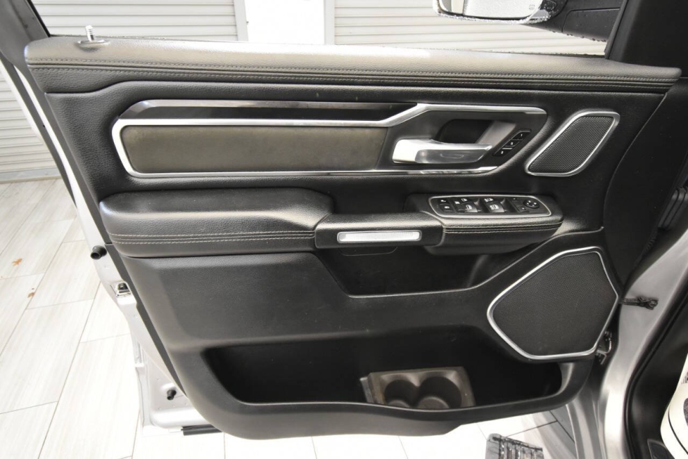 2019 RAM 1500 Laramie 4x4 4dr Crew Cab 5.6 ft. SB Pickup, Silver, Mileage: 131,833 - photo 12