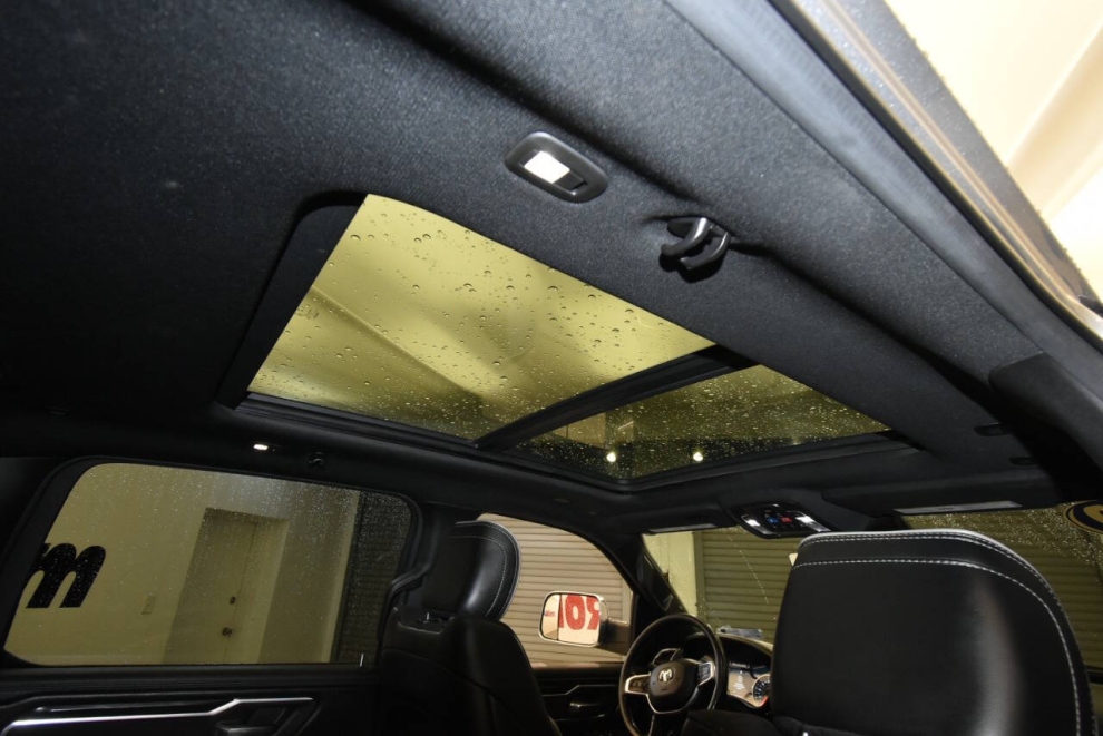 2019 RAM 1500 Laramie 4x4 4dr Crew Cab 5.6 ft. SB Pickup, Silver, Mileage: 131,833 - photo 19