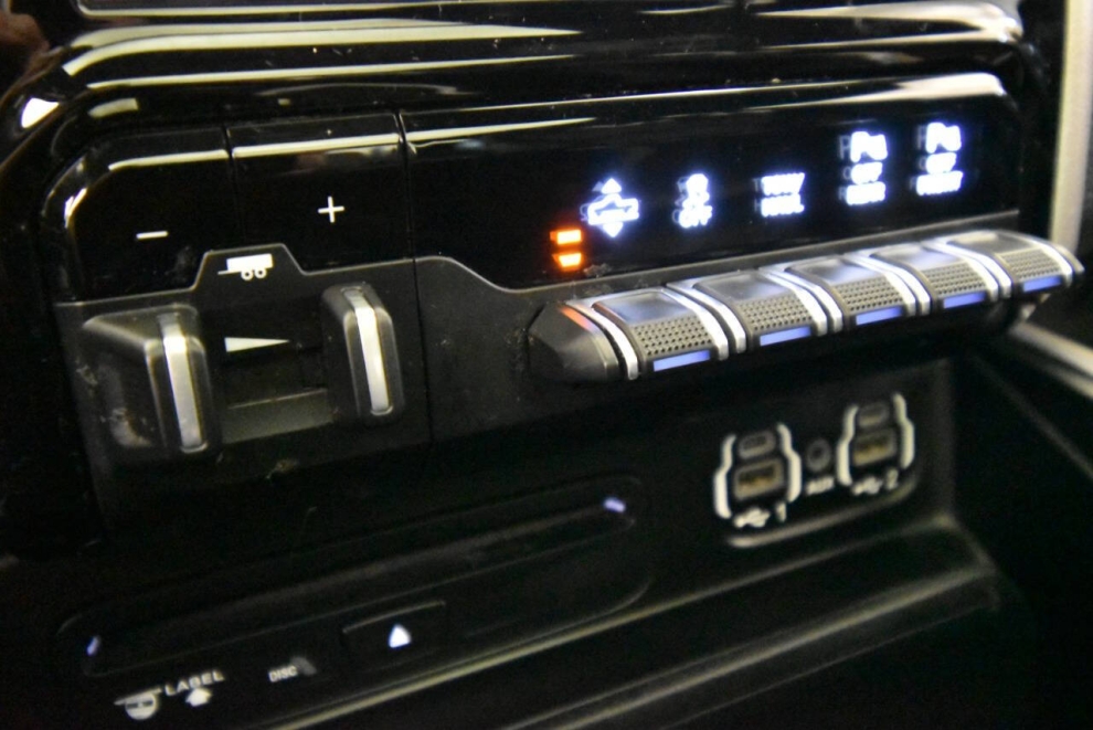 2019 RAM 1500 Laramie 4x4 4dr Crew Cab 5.6 ft. SB Pickup, Silver, Mileage: 131,833 - photo 26