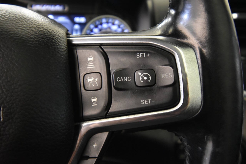 2019 RAM 1500 Laramie 4x4 4dr Crew Cab 5.6 ft. SB Pickup, Silver, Mileage: 131,833 - photo 32