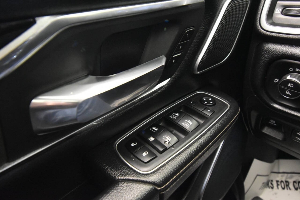 2019 RAM 1500 Laramie 4x4 4dr Crew Cab 5.6 ft. SB Pickup, Silver, Mileage: 131,833 - photo 34