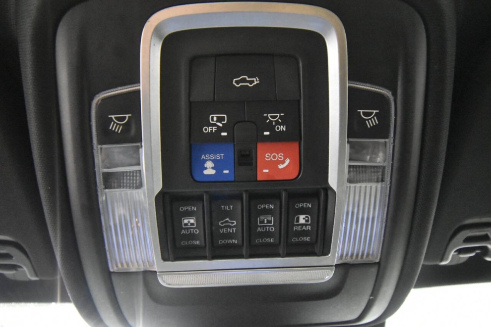 2019 RAM 1500 Laramie 4x4 4dr Crew Cab 5.6 ft. SB Pickup, Silver, Mileage: 131,833 - photo 35