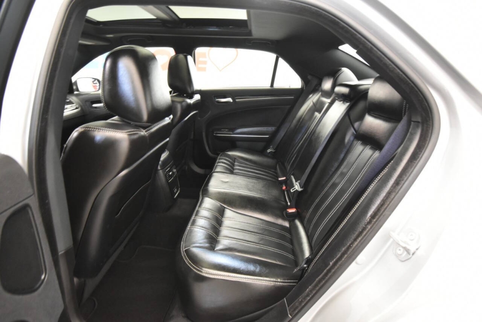 2022 Chrysler 300 S V6 4dr Sedan, Silver, Mileage: 63,046 - photo 11