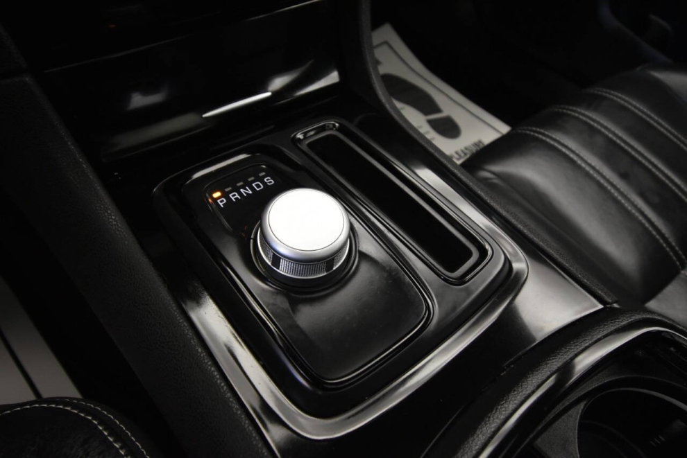 2022 Chrysler 300 S V6 4dr Sedan, Silver, Mileage: 63,046 - photo 19