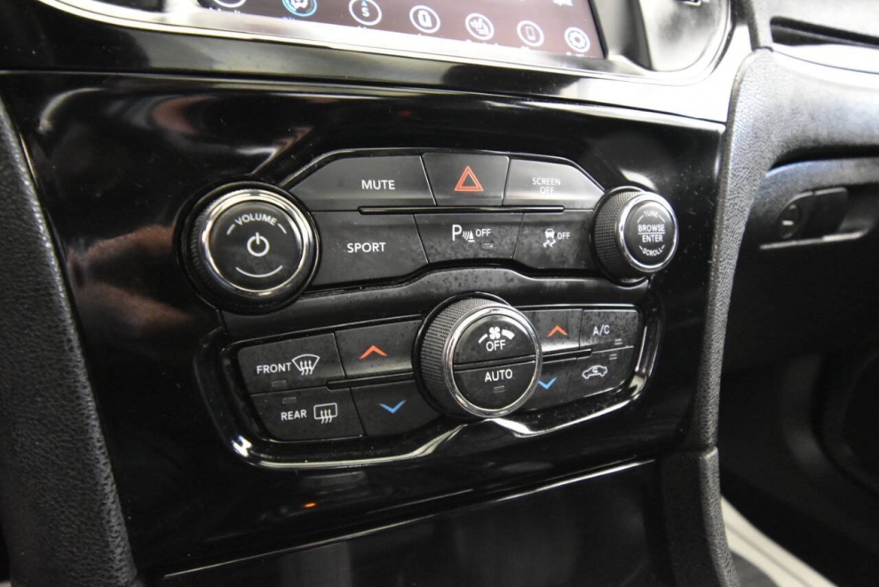 2022 Chrysler 300 S V6 4dr Sedan, Silver, Mileage: 63,046 - photo 20