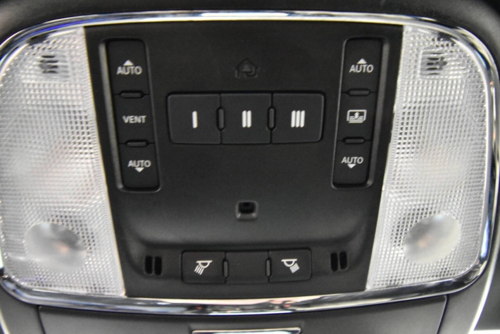2022 Chrysler 300 S V6 4dr Sedan, Silver, Mileage: 63,046 - photo 24