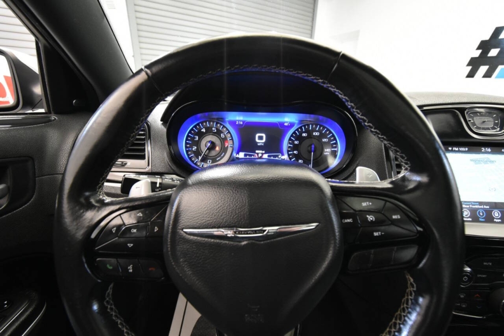 2022 Chrysler 300 S V6 4dr Sedan, Silver, Mileage: 63,046 - photo 25